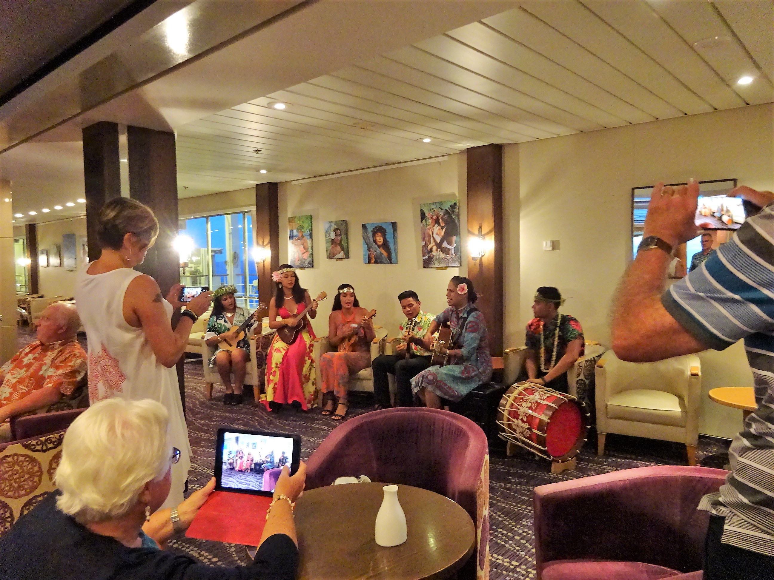 どこでも誰かが歌ってる